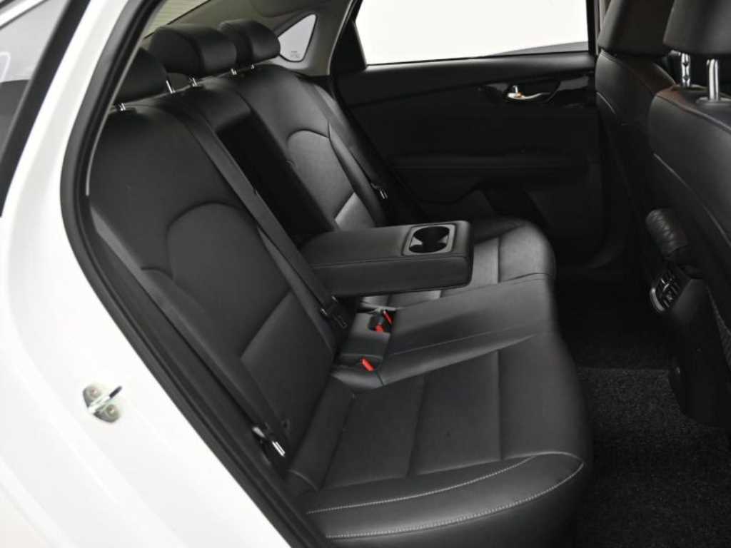 Kia K3 — photo 12