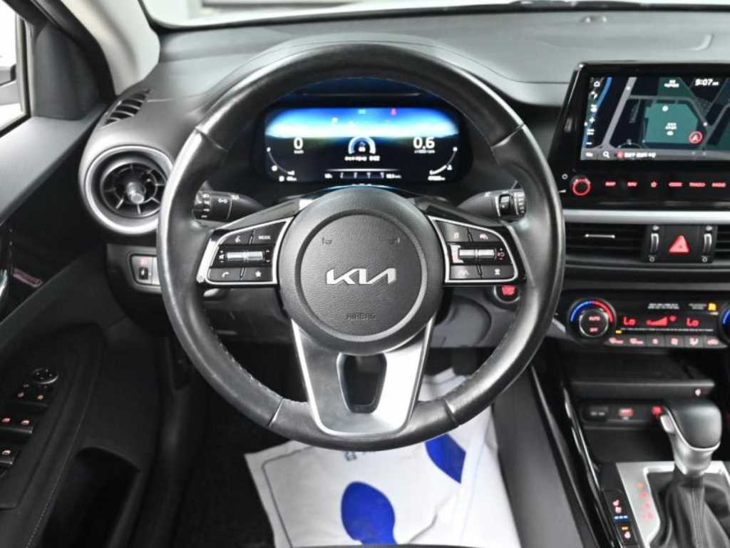 Kia K3 — photo 13
