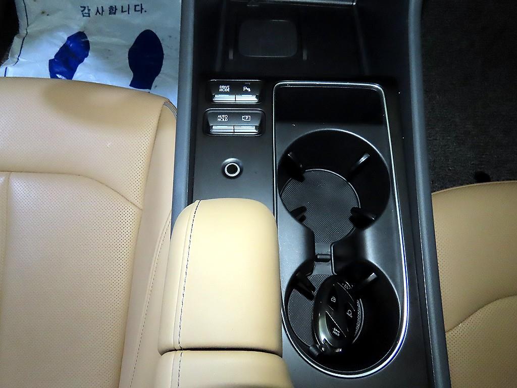 Hyundai Sonata — photo 12