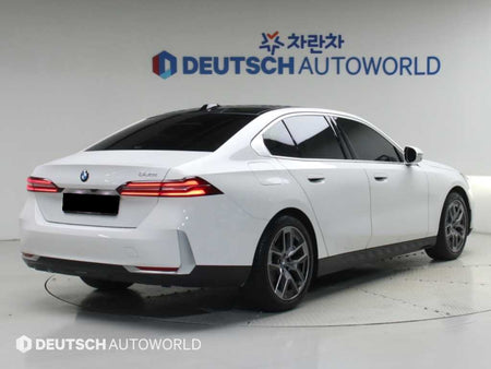 BMW 5-Series — photo 02