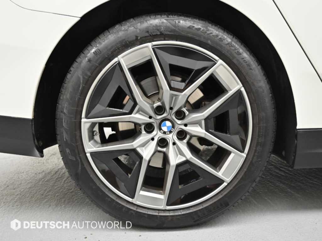 BMW 5-Series — photo 05