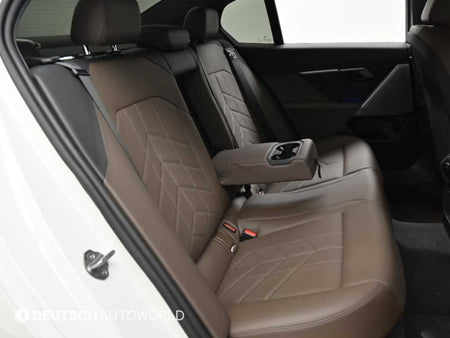 BMW 5-Series — photo 12