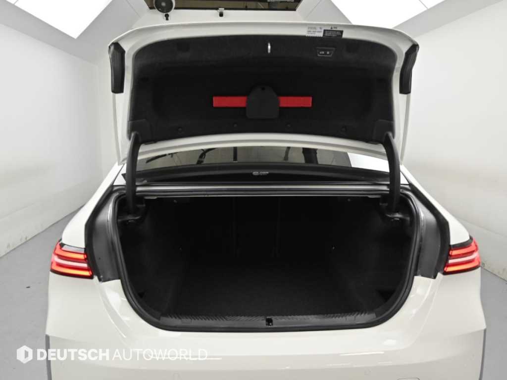 BMW 5-Series — photo 19