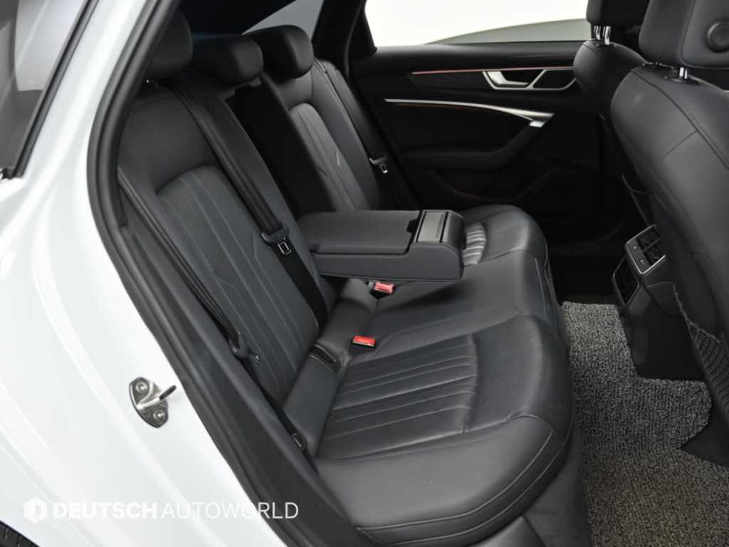Audi A6 — photo 12