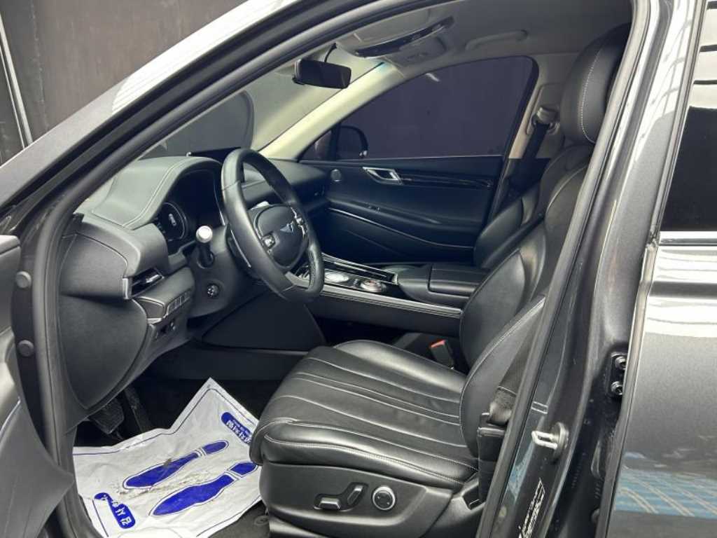 Genesis GV80 — photo 06