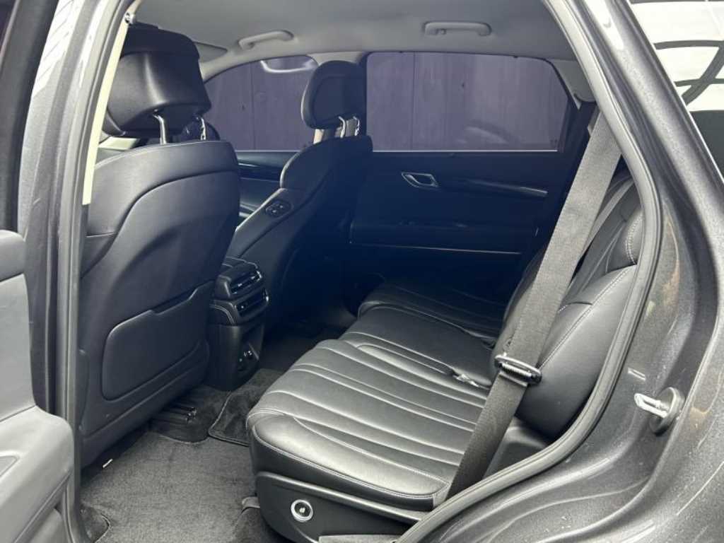 Genesis GV80 — photo 07