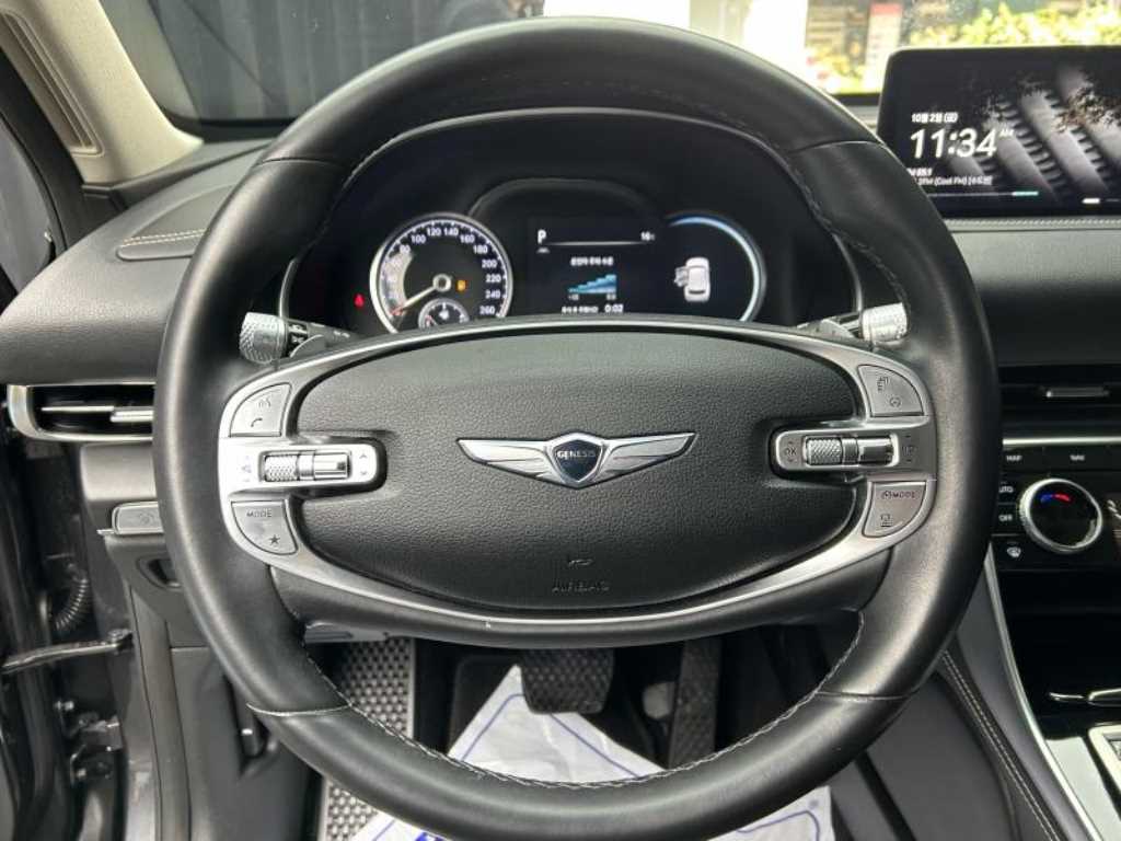 Genesis GV80 — photo 09
