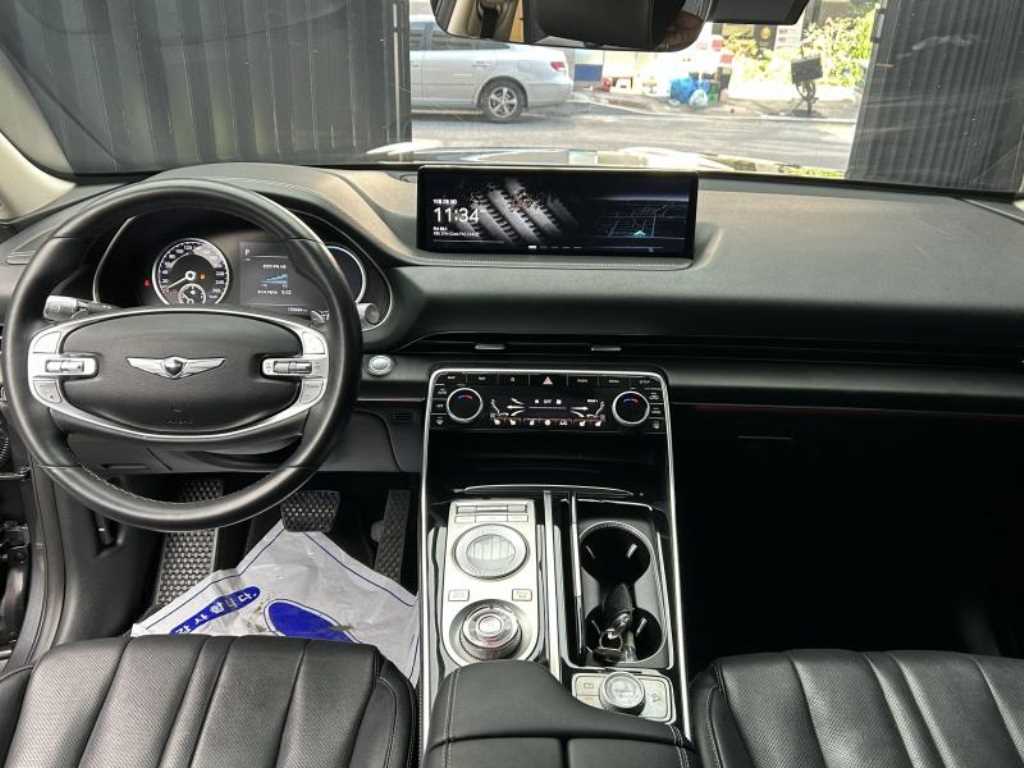 Genesis GV80 — photo 10
