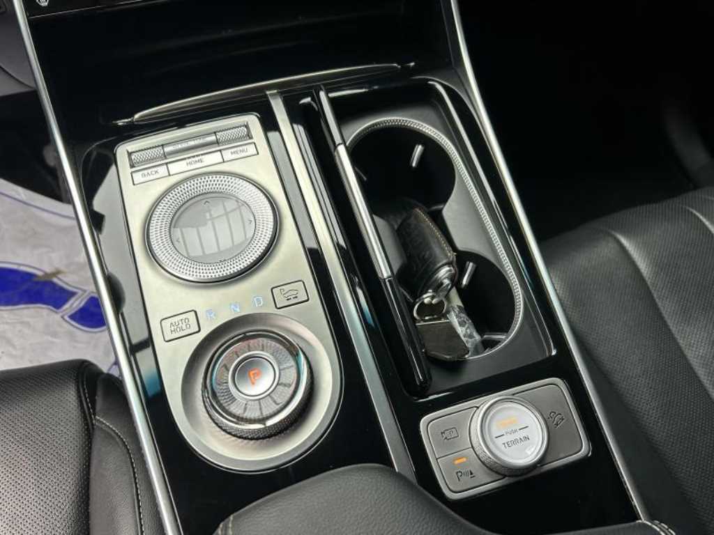 Genesis GV80 — photo 12