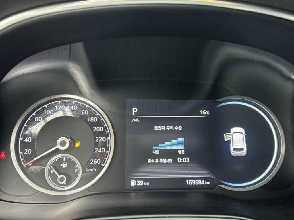 Genesis GV80 — photo 17