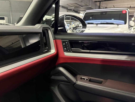Porsche Cayenne — photo 14