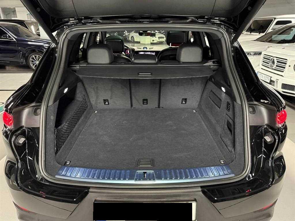 Porsche Cayenne — photo 19