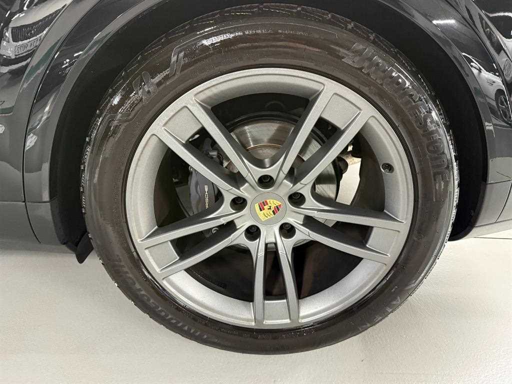 Porsche Cayenne — photo 20