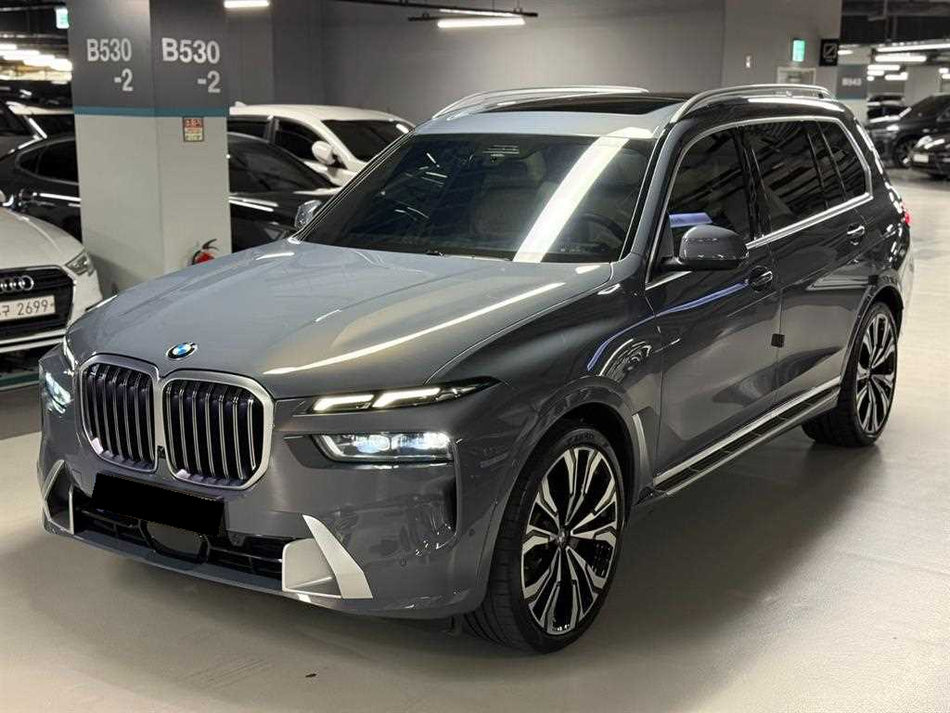 BMW X7 — photo 02
