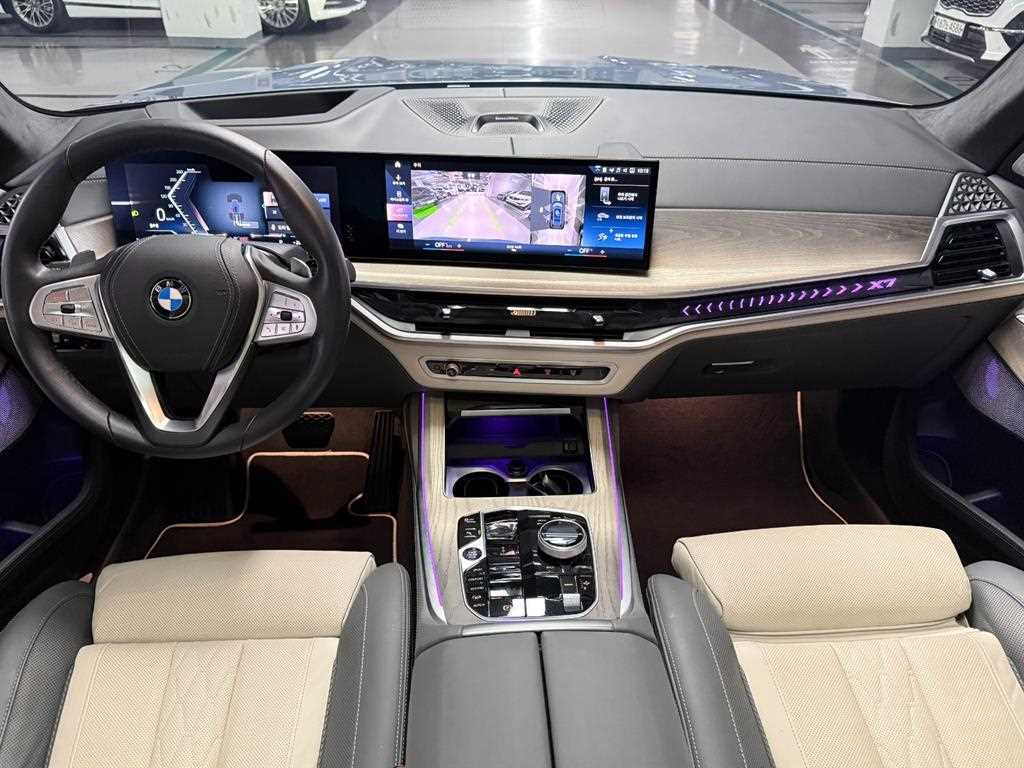 BMW X7 — photo 08