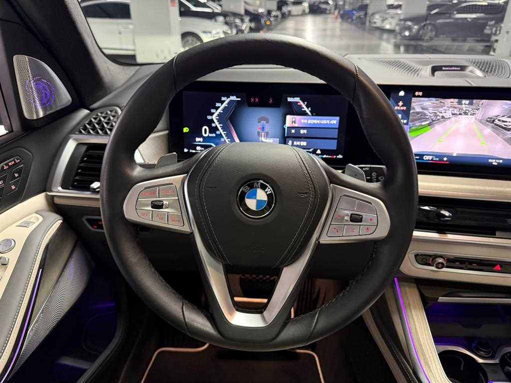BMW X7 — photo 09