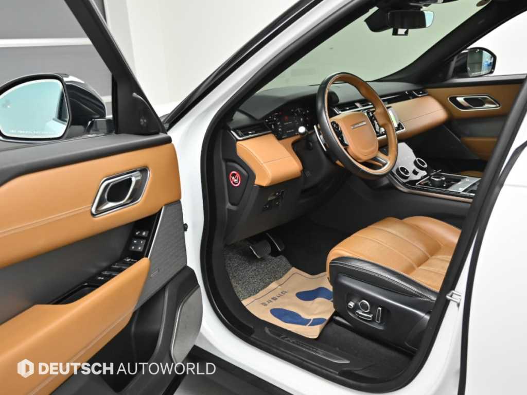 Land Rover Range Rover Velar — photo 11