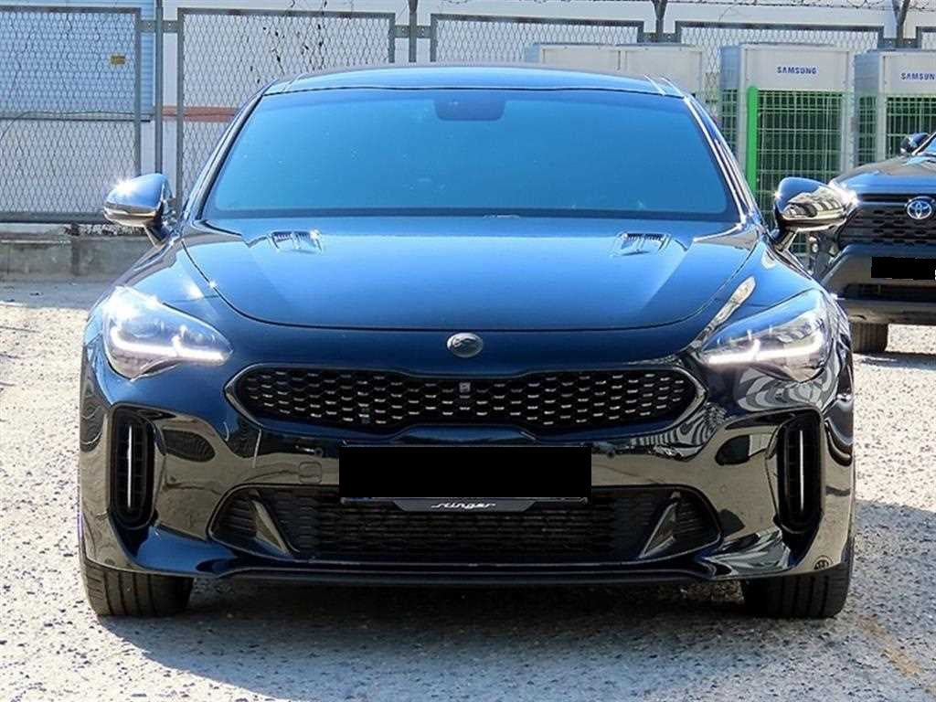 Kia Stinger — photo 01