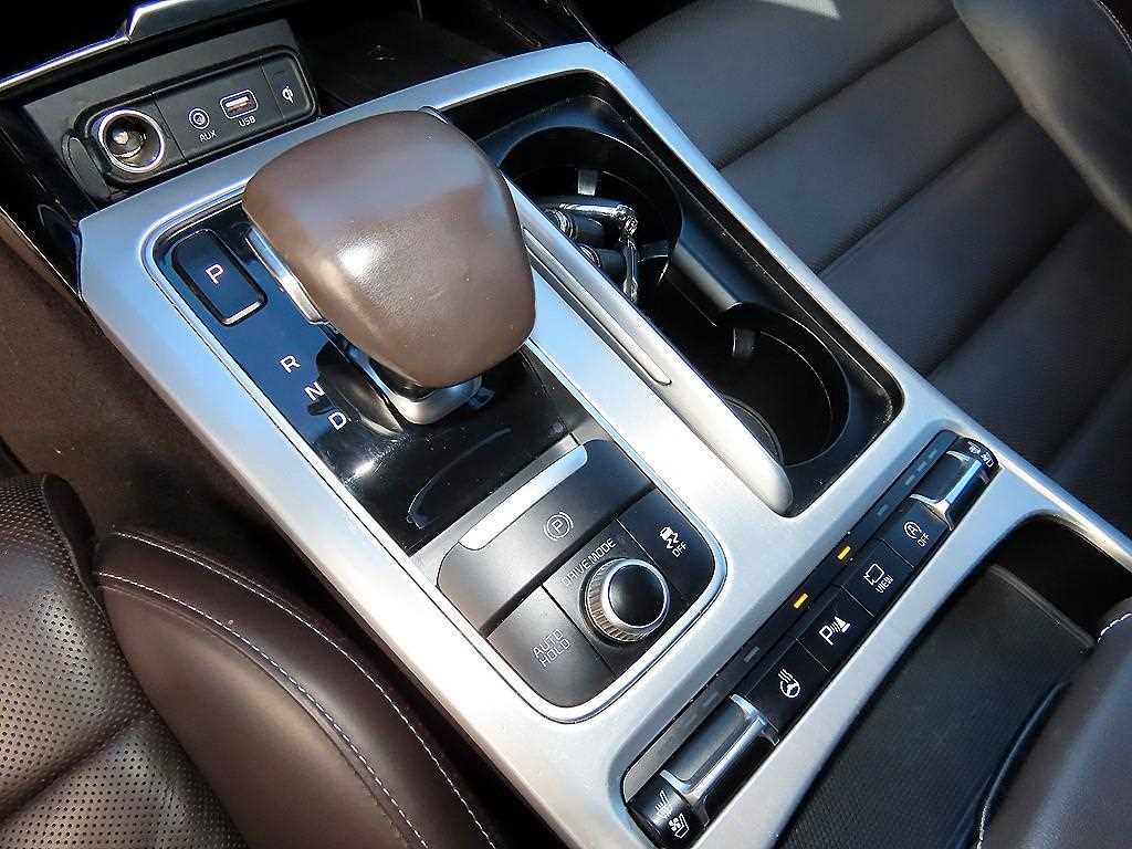 Kia Stinger — photo 11