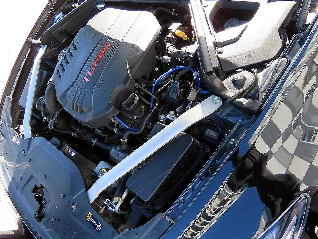 Kia Stinger — photo 19