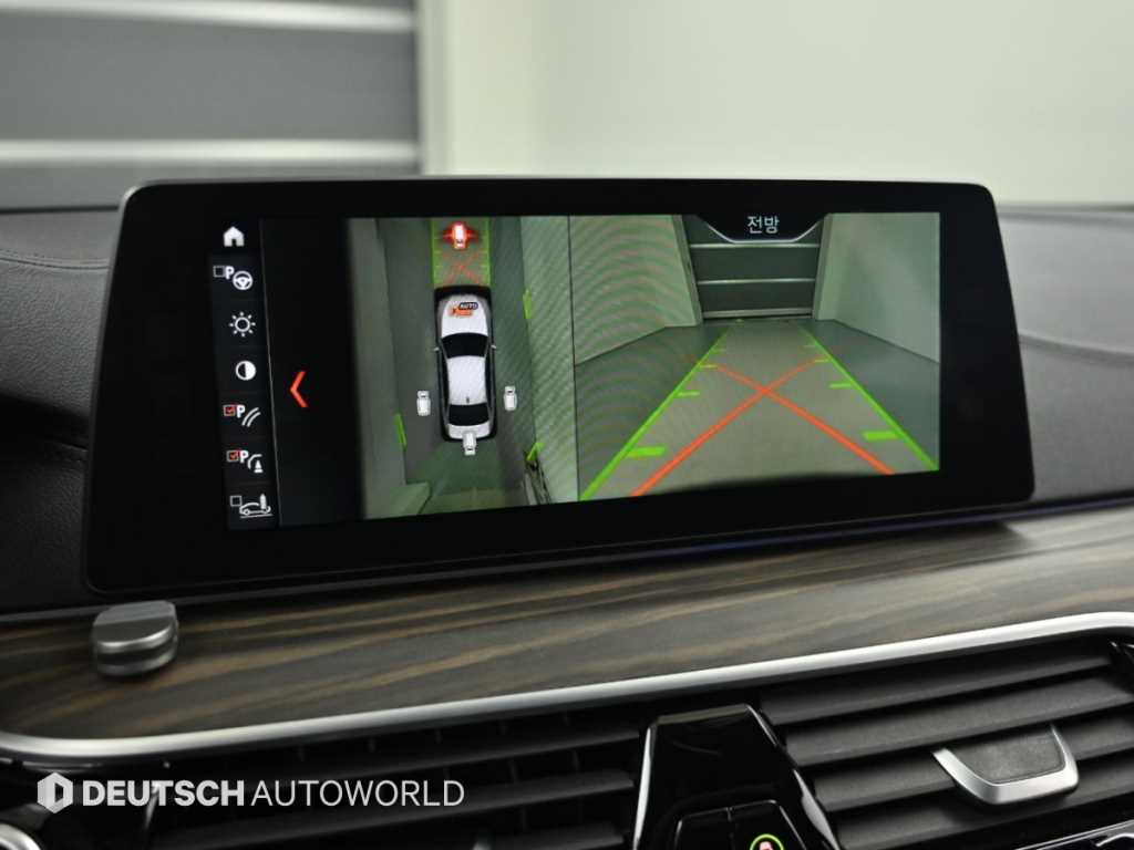 BMW 5-Series — photo 17