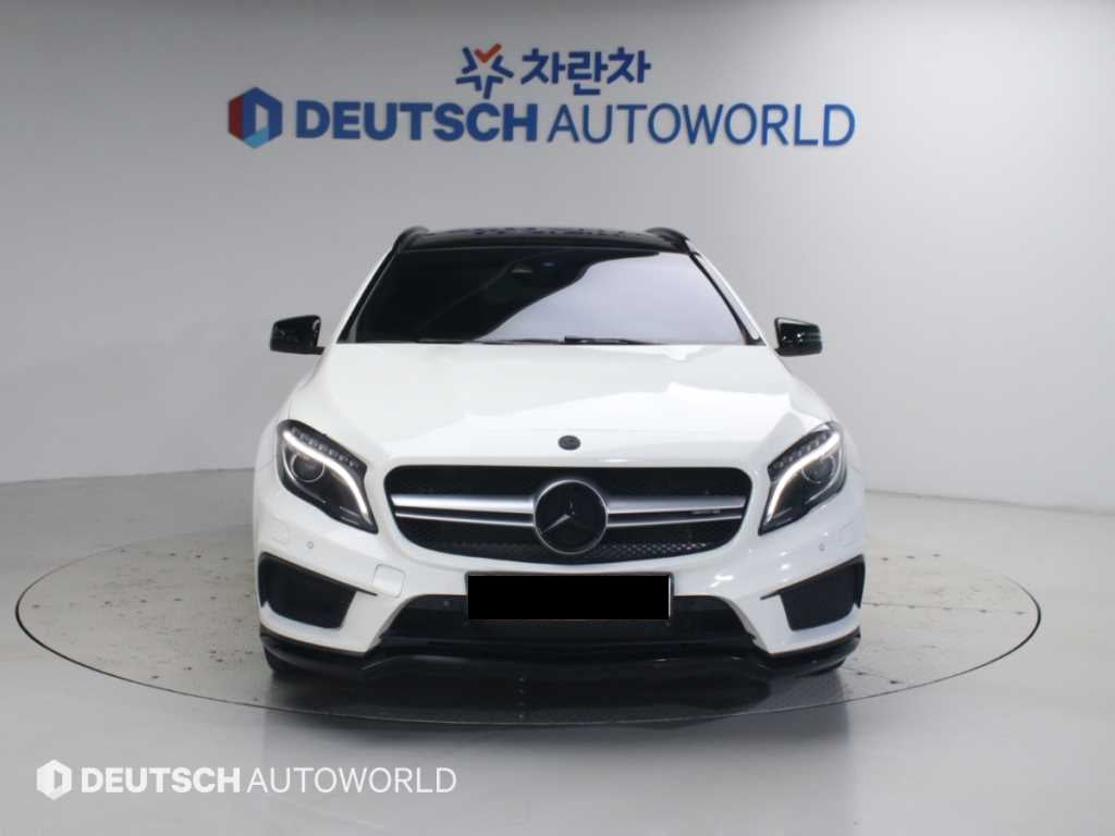 Mercedes-Benz GLA-Class — photo 03