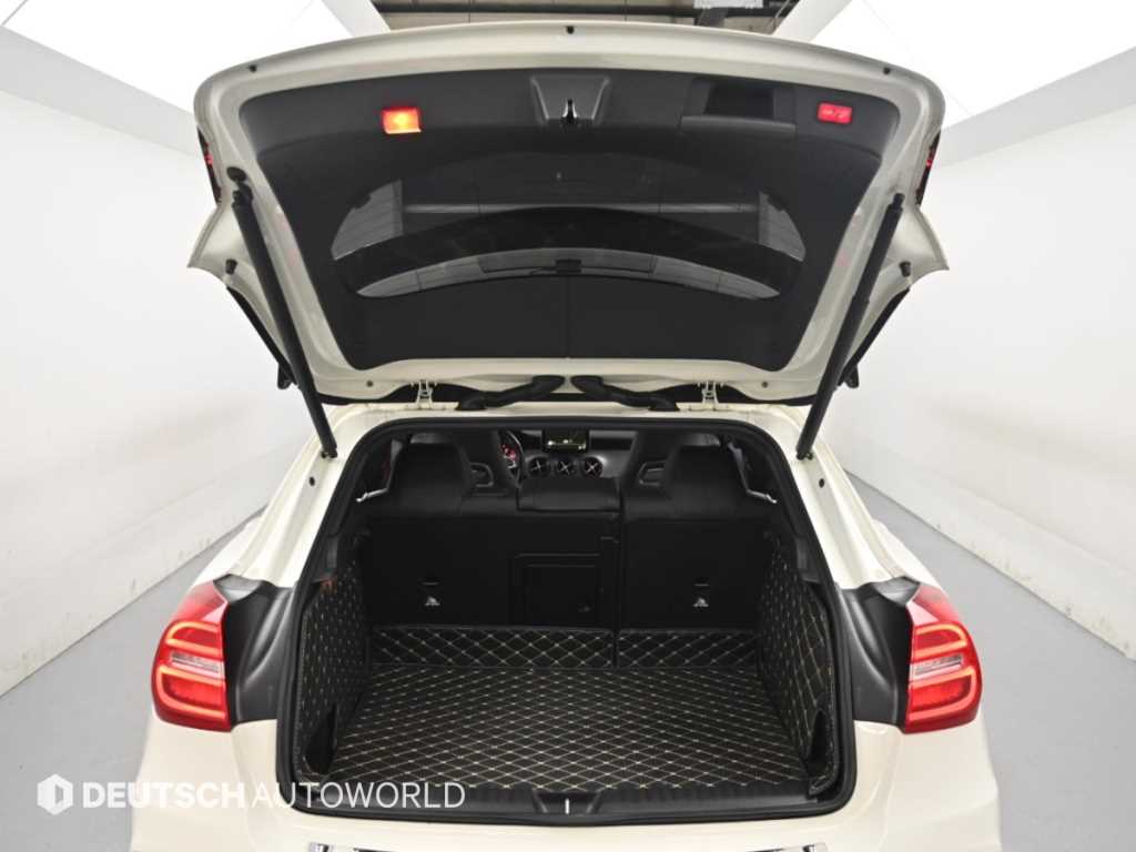 Mercedes-Benz GLA-Class — photo 19