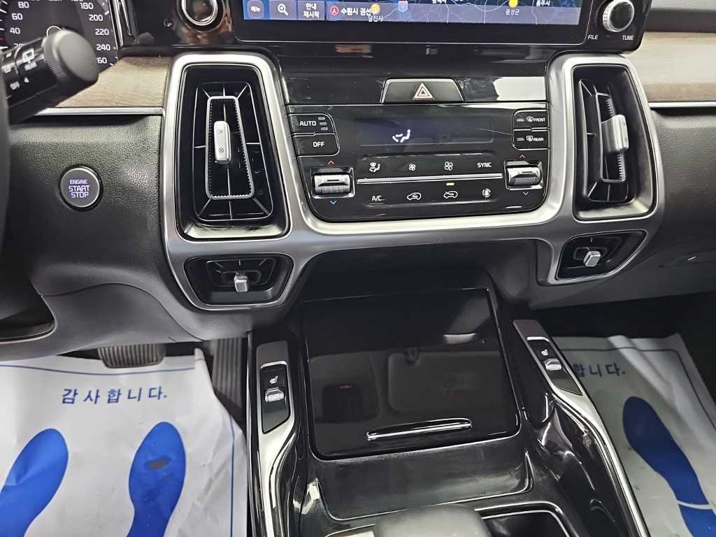 Kia Sorento — photo 10