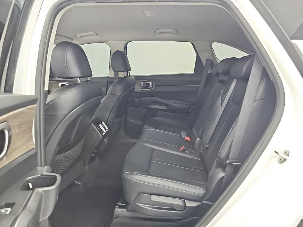 Kia Sorento — photo 12