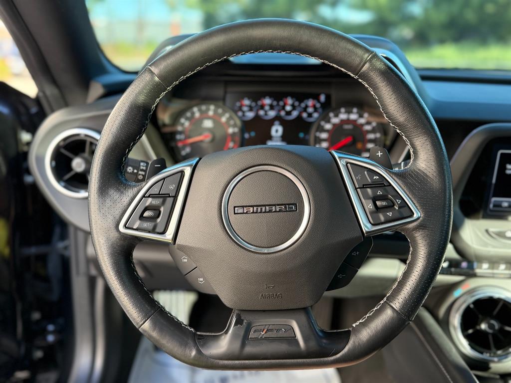CHEVROLET Camaro — photo 08