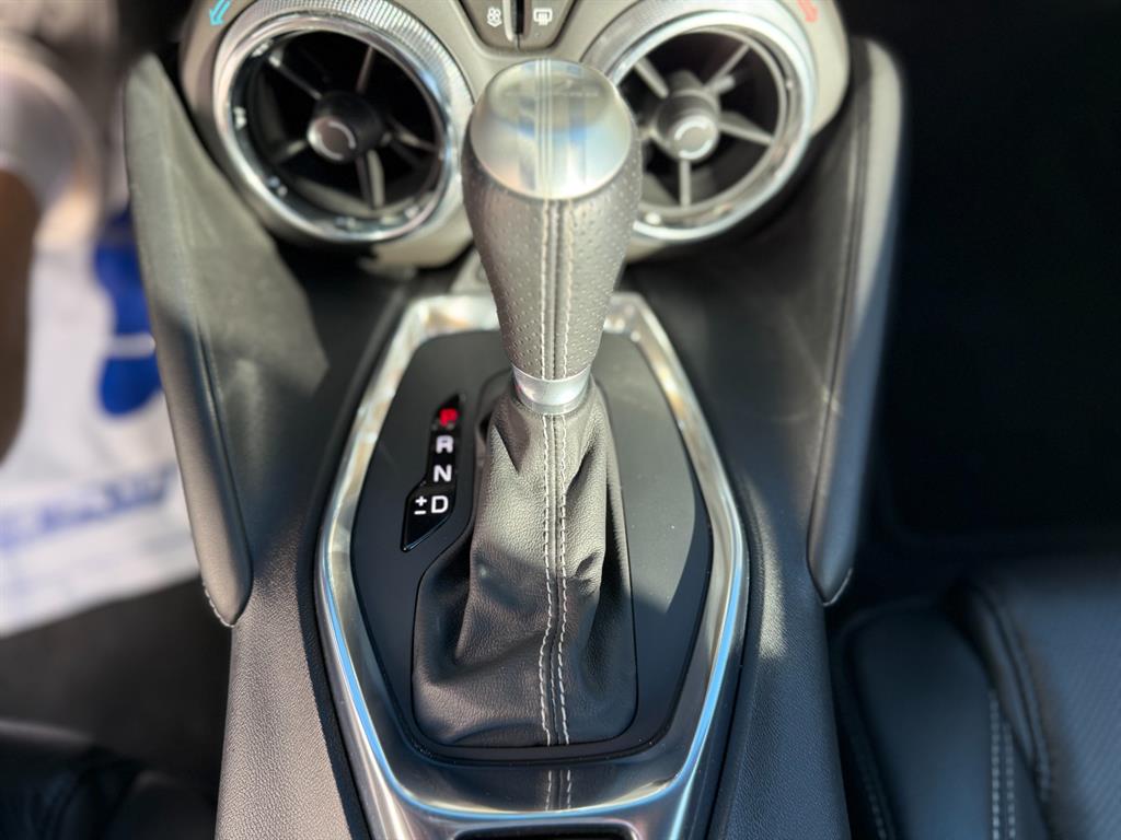 CHEVROLET Camaro — photo 11
