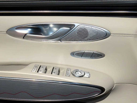Genesis GV70 — photo 11