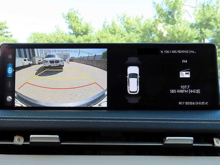 Genesis GV70 — photo 14