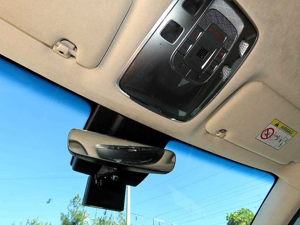 Genesis GV70 — photo 15