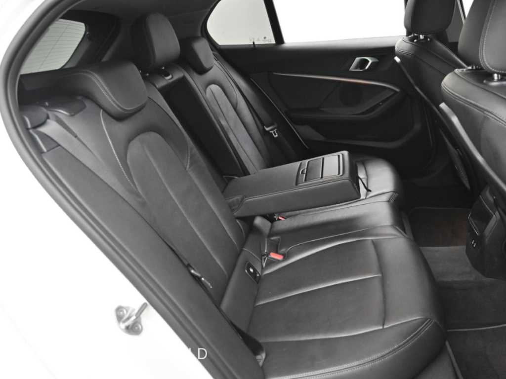 BMW 1-Series — photo 12