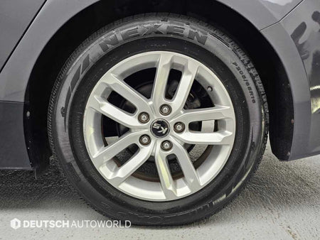 Kia K5 — photo 05