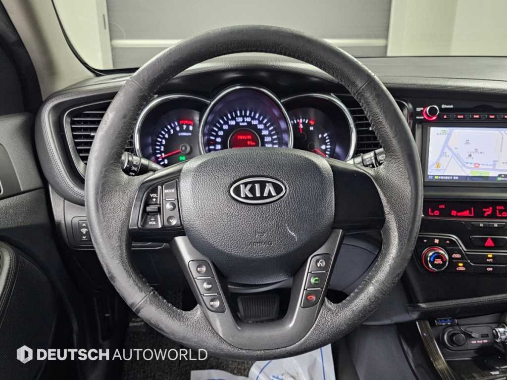 Kia K5 — photo 13