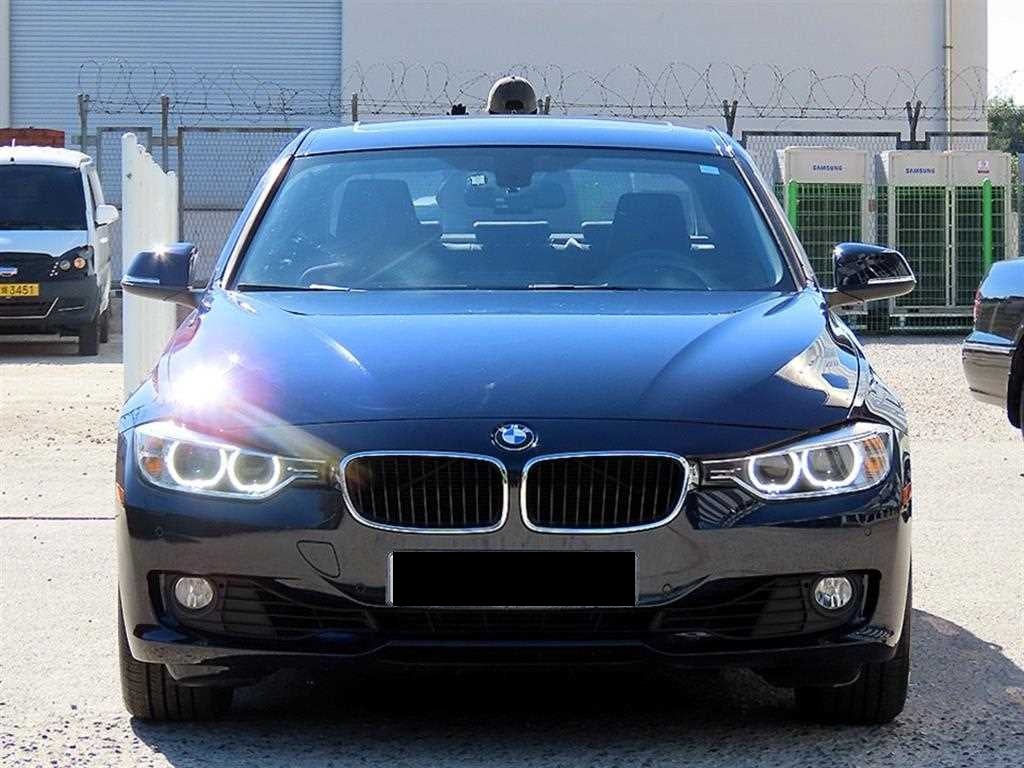 BMW 3-Series — photo 01