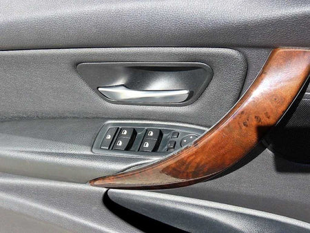 BMW 3-Series — photo 11