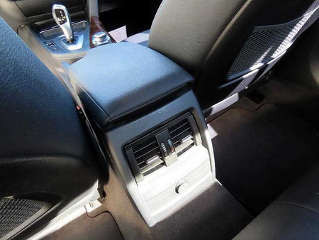 BMW 3-Series — photo 16