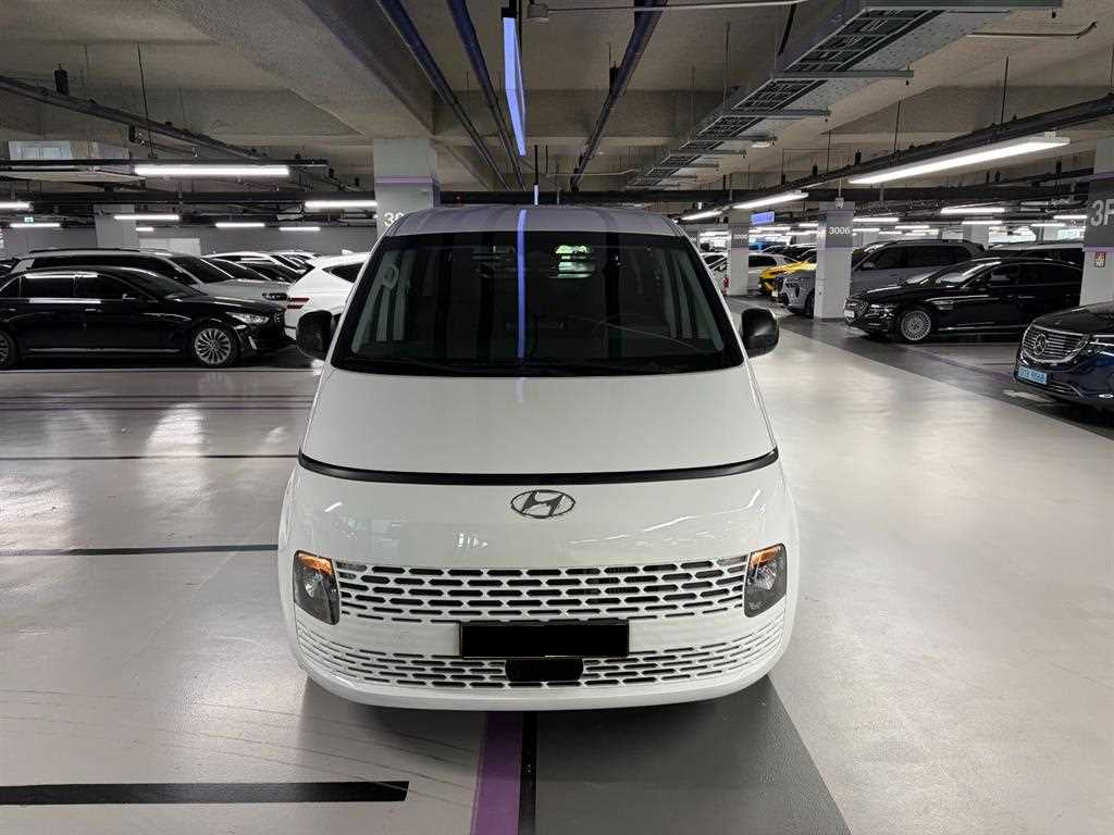 Hyundai Staria — photo 01