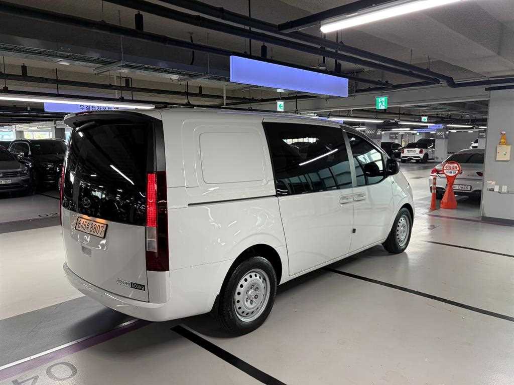 Hyundai Staria — photo 04