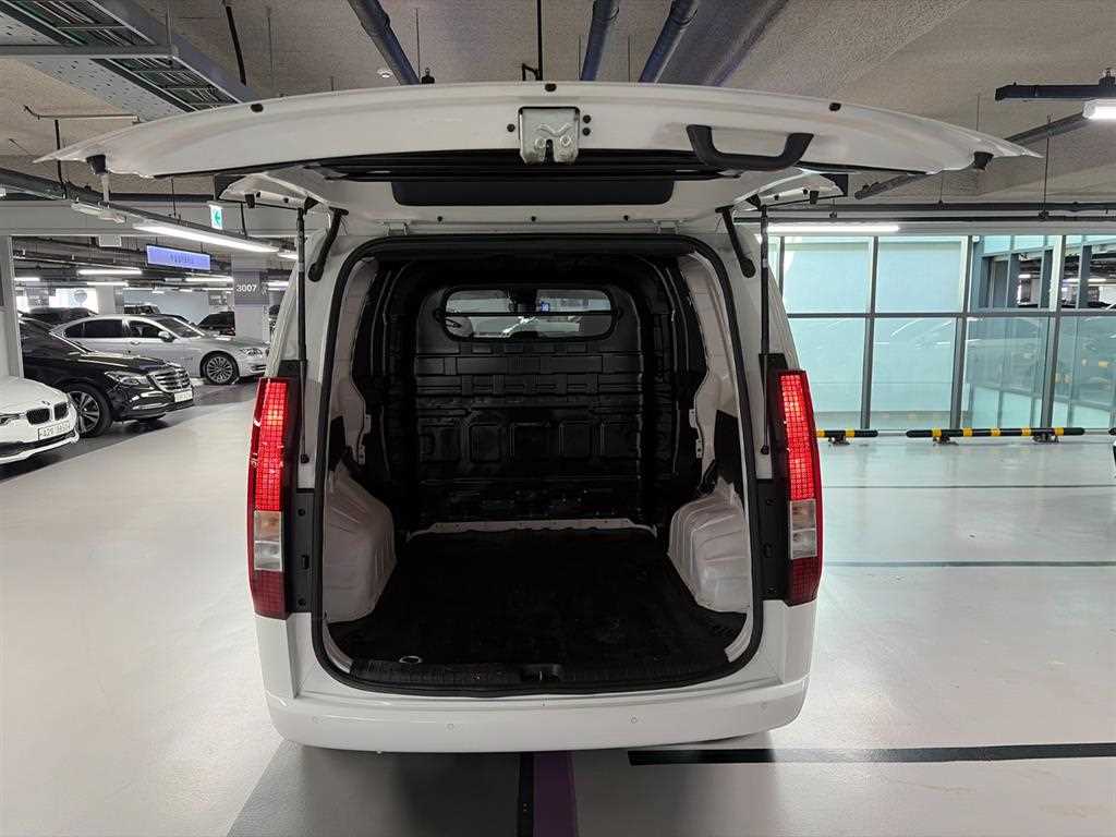 Hyundai Staria — photo 18