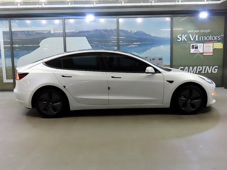 Tesla Model 3 — photo 03