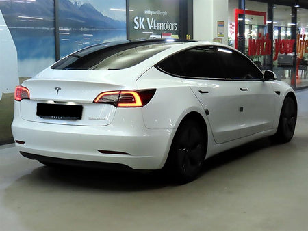 Tesla Model 3 — photo 04