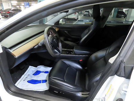 Tesla Model 3 — photo 06