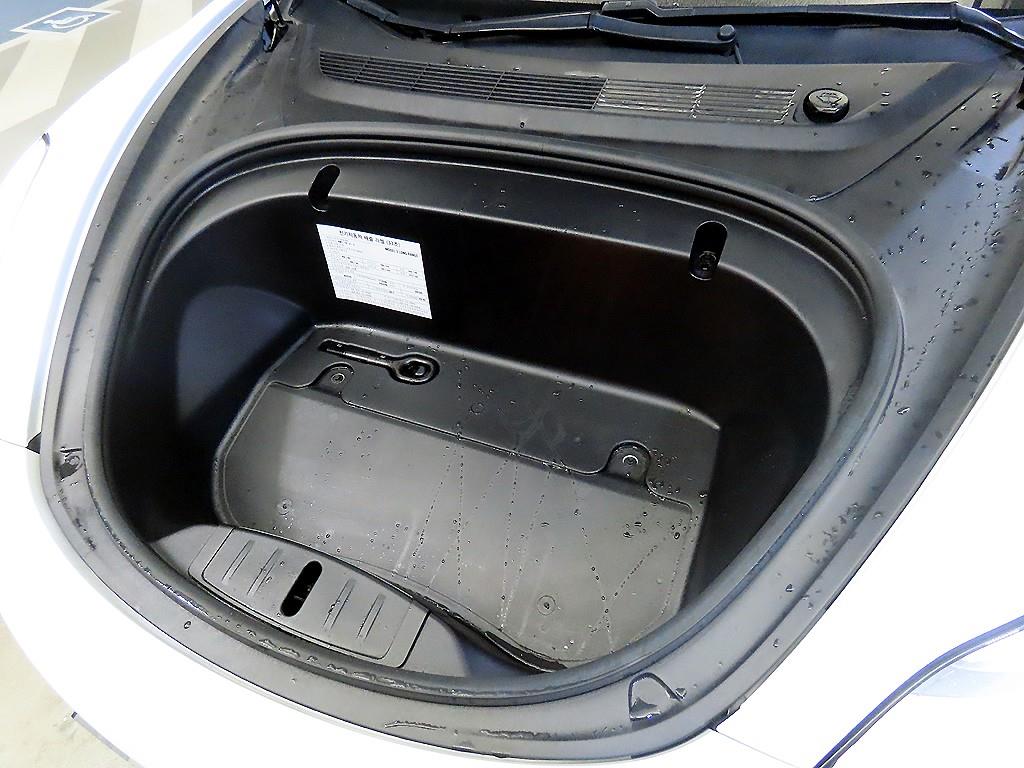 Tesla Model 3 — photo 19