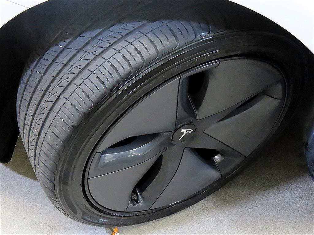Tesla Model 3 — photo 20