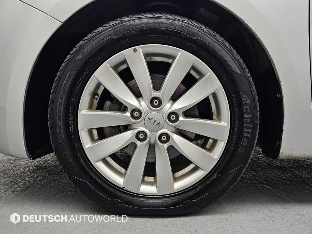 Kia K3 — photo 05