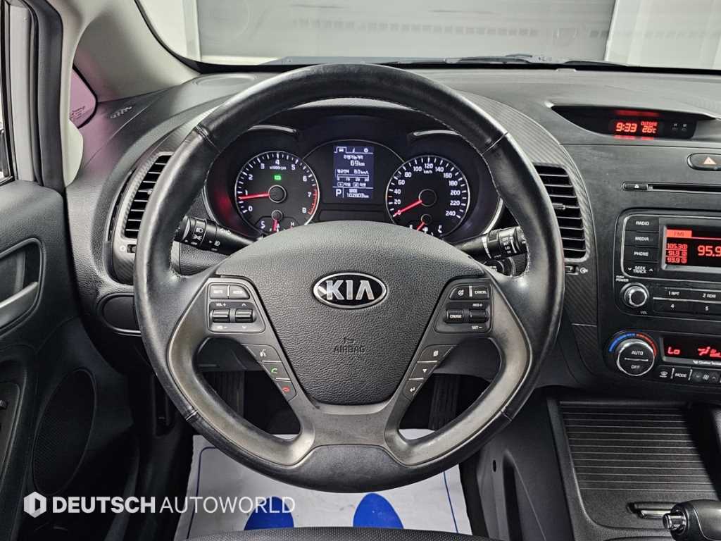 Kia K3 — photo 13